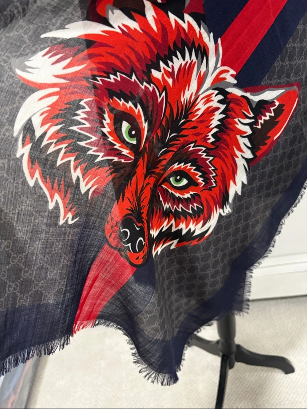 Gucci Navy Red Graphic Wolf Motif GG Logo Wrap Scarf Unisex - Picture 2 of 9